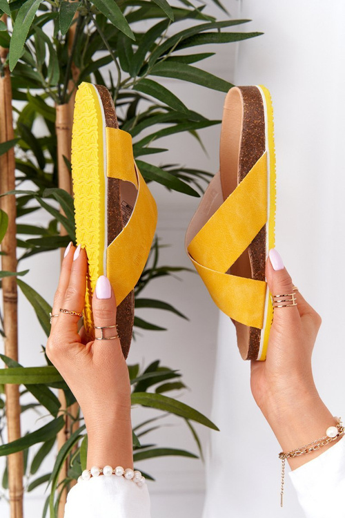 Шкіряні профільовані тапочки Big Star HH274596 Жовтий