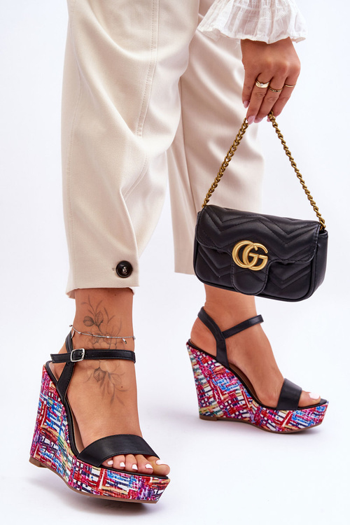 Жіночі босоніжки на кольоровій танкетці Чорні Малібу