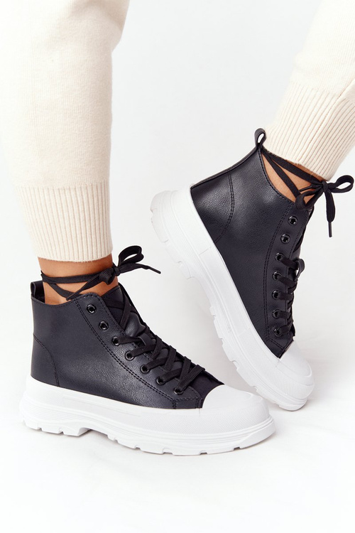 Жіночі шкіряні кросівки на масивній підошві Чорні Trissy