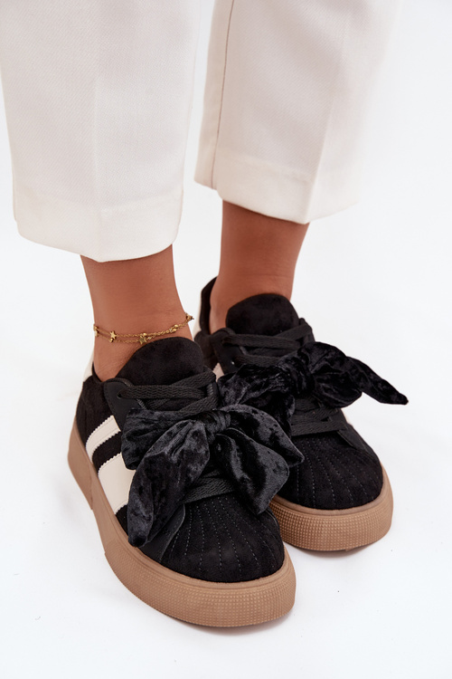 Жіночі кросівки з замшевим бантом чорні Ashlyn