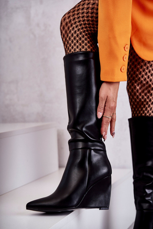 Шкіряні жіночі чоботи на танкетці Чорні Arlene