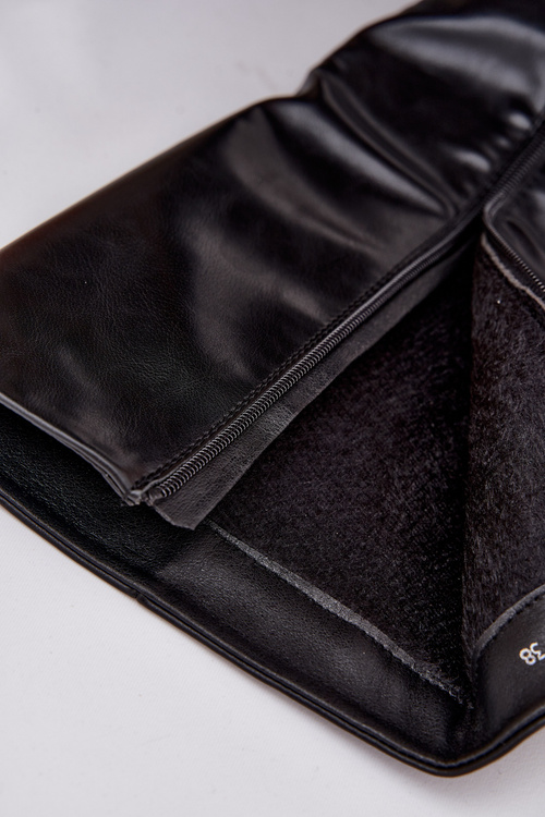 Жіночі чоботи на низькому підборах з утепленням з еко-шкіри чорні Marcellia