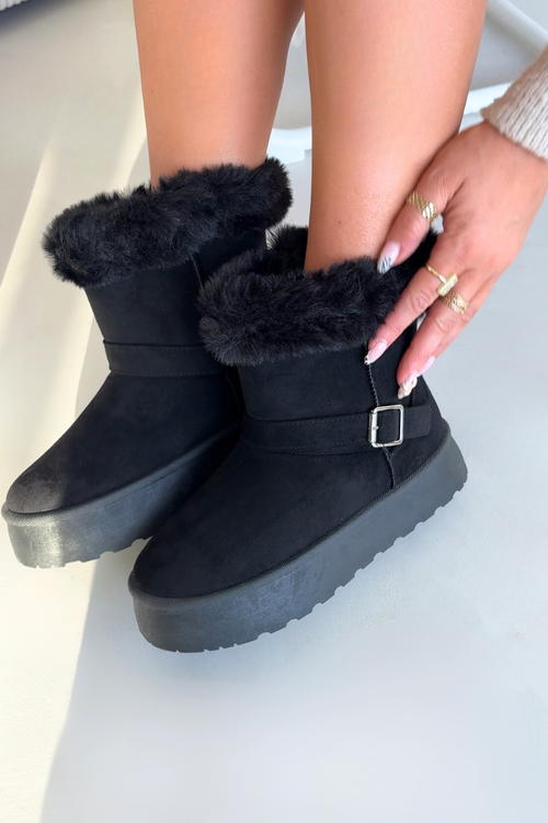 Жіночі зимові чоботи на платформі з пряжкою та штучним хутром Czarne Jesella