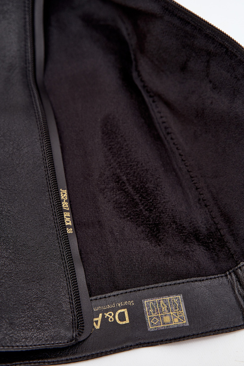 Шкіряні жіночі чоботи на низькому каблуці з підкладкою D&A JC52-837 Чорні