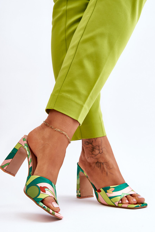 Жіночі тапочки на підборах з візерунком зелені Adelise