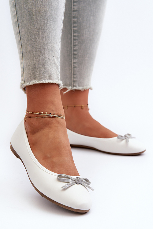 Білі балетки з еко шкіри з бантом