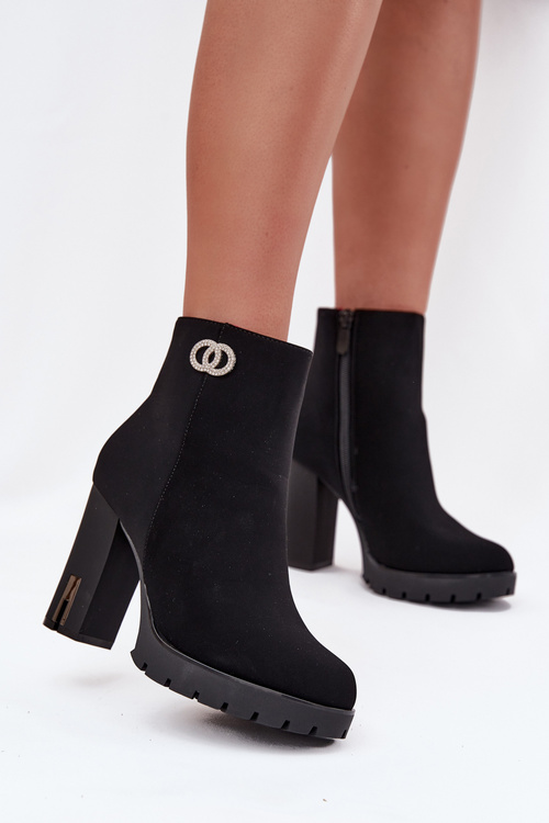 Зігріті жіночі чоботи на підборах з декоративною деталлю чорний Vessara