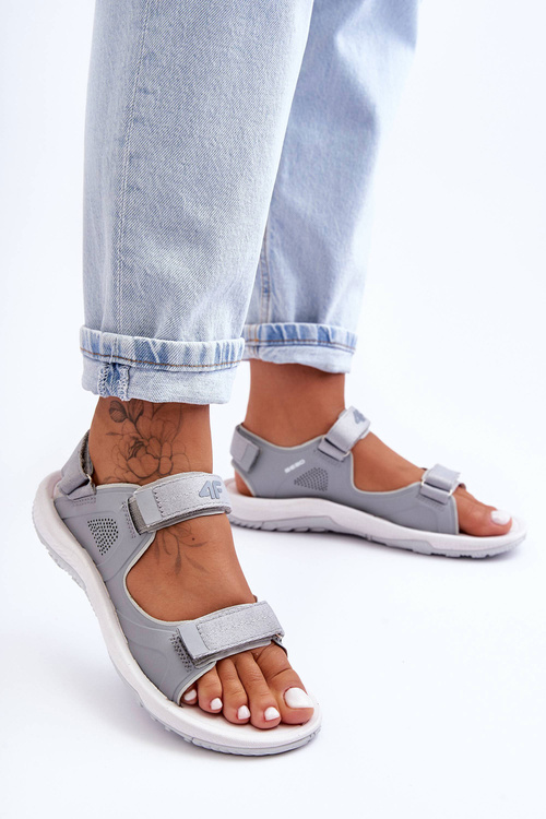 Жіночі спортивні босоніжки 4F 4FSS23FSANF016-22S Чорні