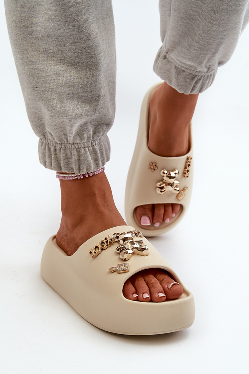 Жіночі легкі поролонові шльопанці з прикрасами бежевого кольору Orchia