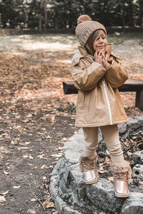 Дитячі снігові черевики утеплені хутром кольору шампанського Bonni