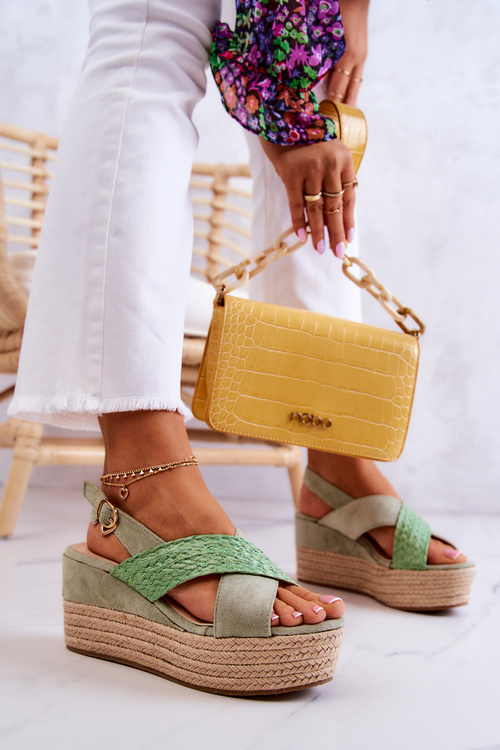 Жіночі босоніжки на платформі зелені Emmalee