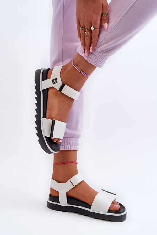 Жіночі босоніжки на платформі Big Star NN274777 Білі