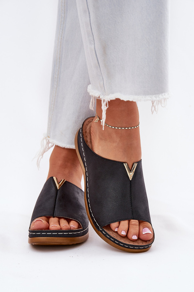 Зручні жіночі сандалі на платформі чорні Claribelle