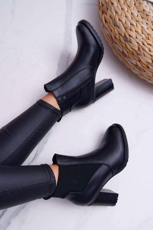 Жіночі чоботи на шпильці на блискавці чорні Beloved