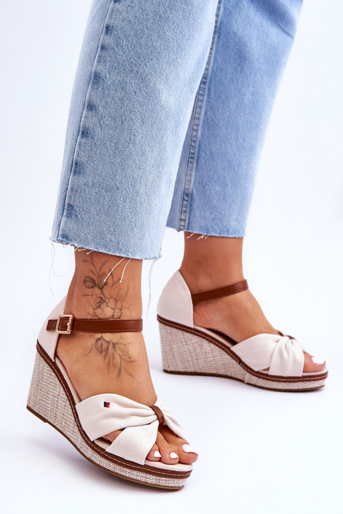 Жіночі босоніжки на плетеній танкетці Бежеві Джудіт