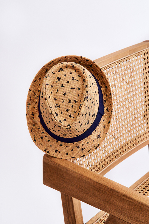 Дитяча шапка з пальмами і тваринами бежевого кольору