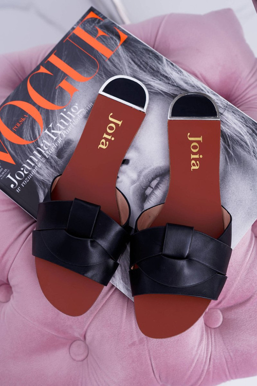 Чорні жіночі шльопанці