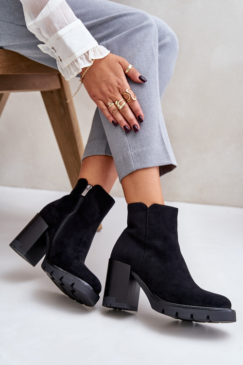 Екозамшеві ботильйони на підборах чорні Cediona