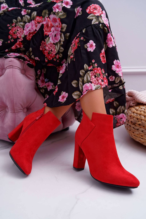 Жіночі чоботи на шпильці замшеві червоні з оборками