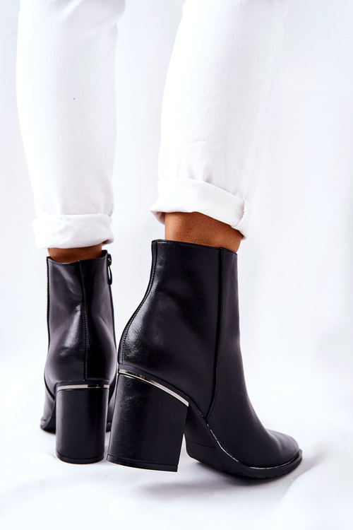 Класичні чоботи на підборах чорні Airah