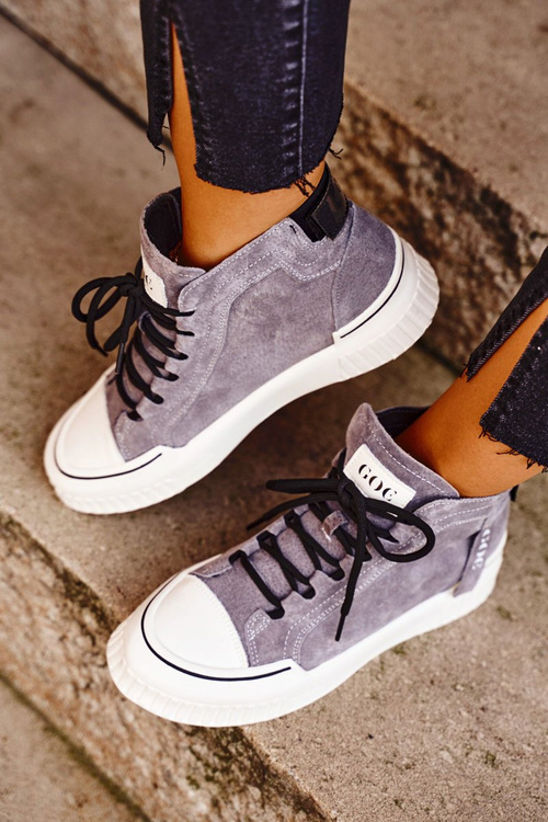 Жіноче спортивне шкіряне взуття GOE сіре GG2N3079