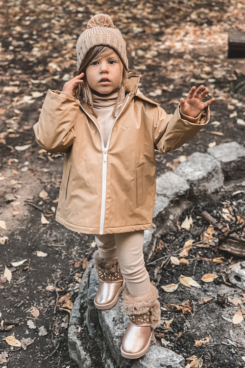 Дитячі снігові черевики утеплені хутром кольору шампанського Bonni