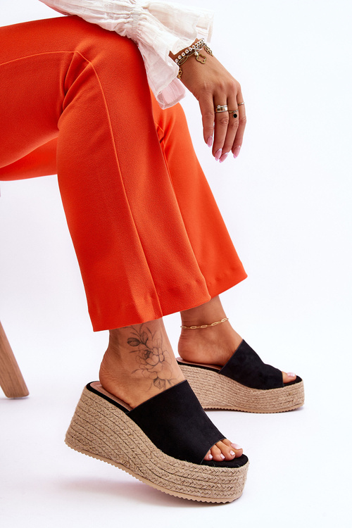 Жіночі тапочки на танкетці та платформі чорні Ysabel