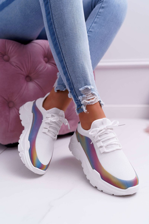 Спортивне жіноче взуття на товстій підошві з голографічною білою вечіркою