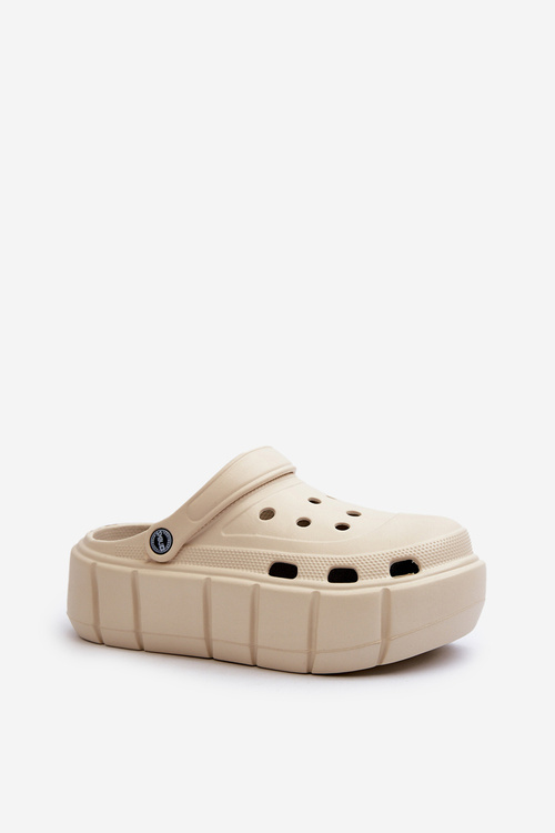 Жіночі пінопластові босоніжки на платформі бежевого кольору Itubia