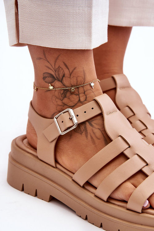 Шкіряні сандалі на плоскій підошві з ремінцями бежеві Diosa