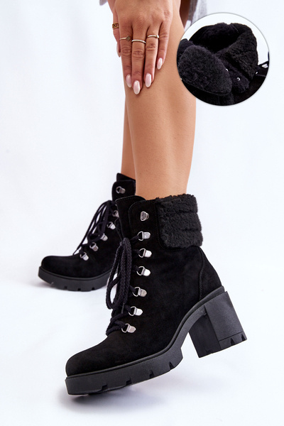 Жіночі замшеві чоботи на підборах чорні Avely