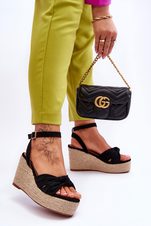 Жіночі босоніжки на танкетці чорні Kendall