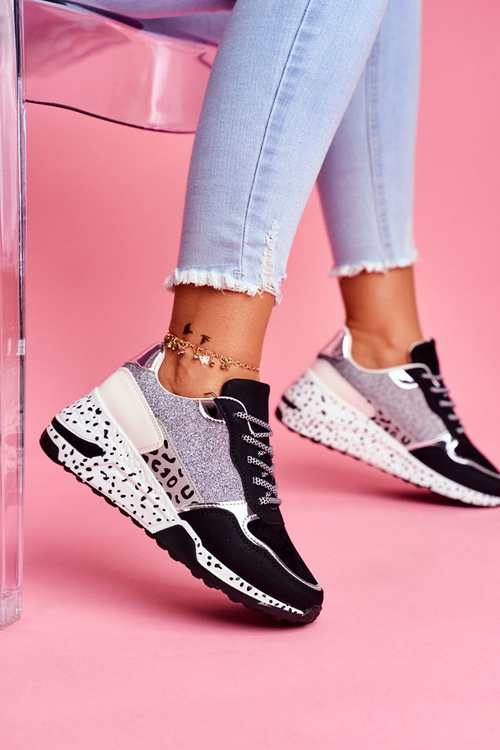 Спортивне жіноче взуття на товстій підошві чорного кольору Nokien