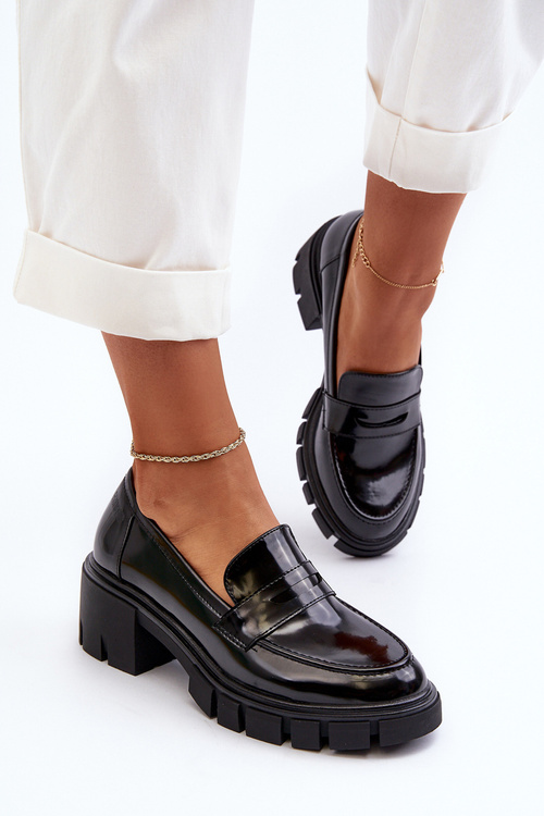 Жіночі лофери на масивному каблуці Big Star NN274055 Чорні