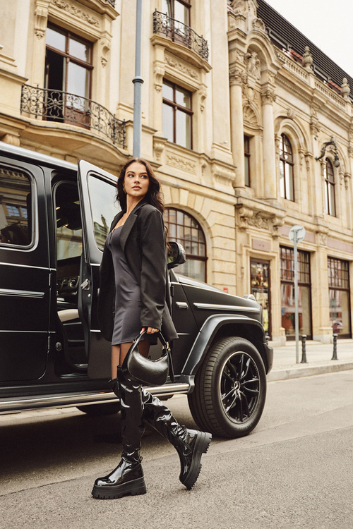 Лакові Чоботи До Коліна На Масивній Платформі Чорні Ravela