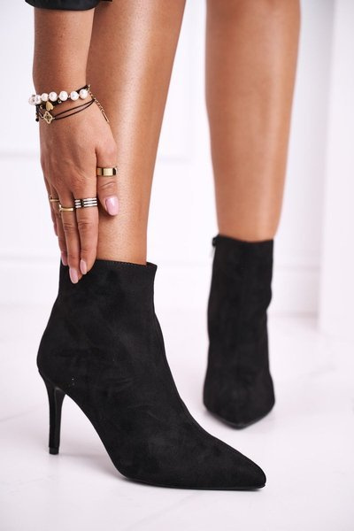 Чоботи жіночі на підборах чорні Beneco