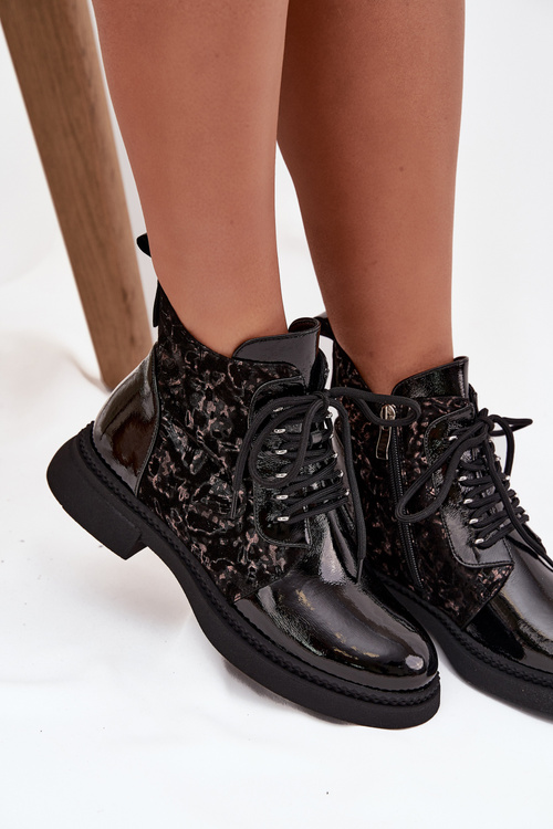 Лаковані жіночі черевики з підкладкою D&A CR52-613 Чорні