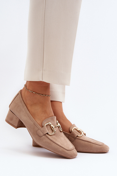 Туфлі на низькому каблуці з орнаментом бежеві Dolvira