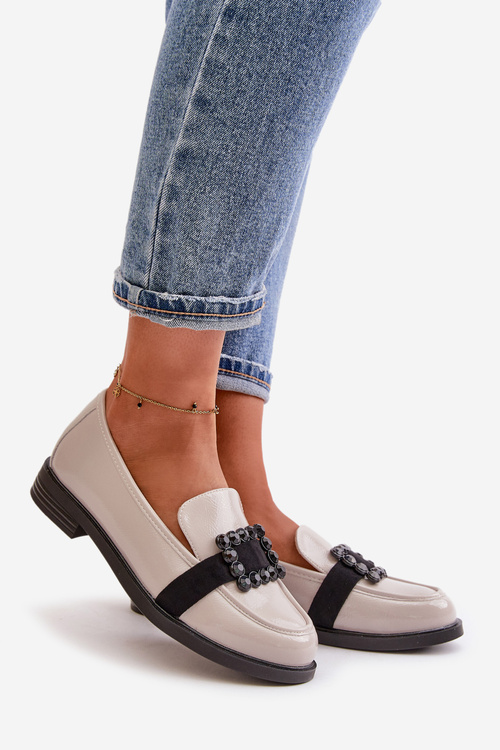 Лаковані жіночі мокасини з декором світло-сірі Vinceza 58389