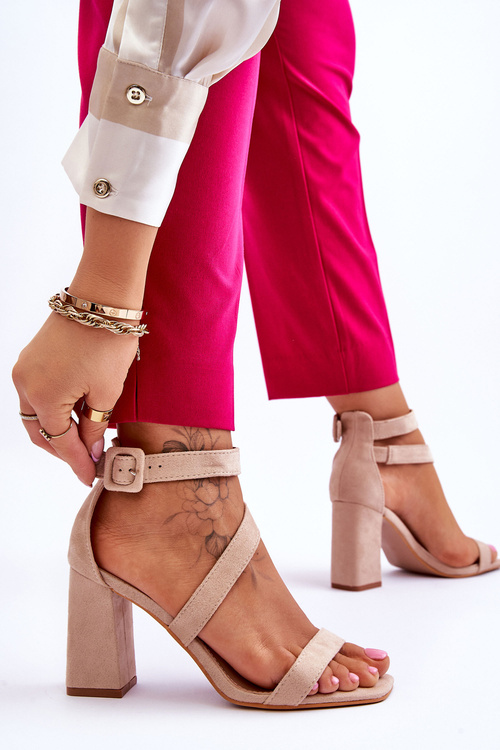 Жіночі замшеві босоніжки на підборах Beige Lanes