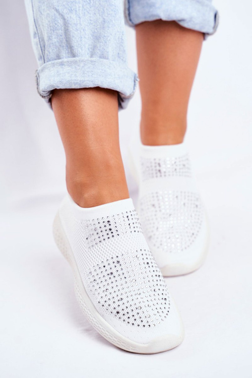 Жіноче спортивне взуття без рукавів білого кольору з цирконами