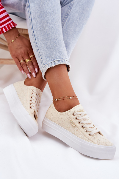 Жіночі Кросівки З Кружевом Lee Cooper LCW-25-31-3440L Бежеві