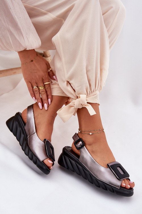 Жіночі шкіряні сандалі на платформі з декором Artiker 56C2158 графіт