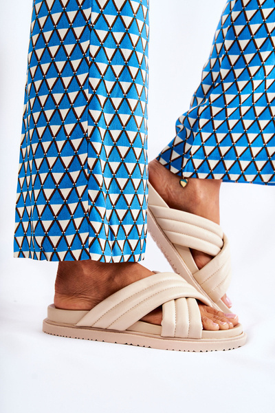 Класичні жіночі шкіряні тапочки бежеві Daron