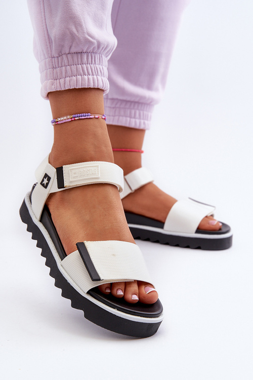 Жіночі босоніжки на платформі Big Star NN274777 Білі