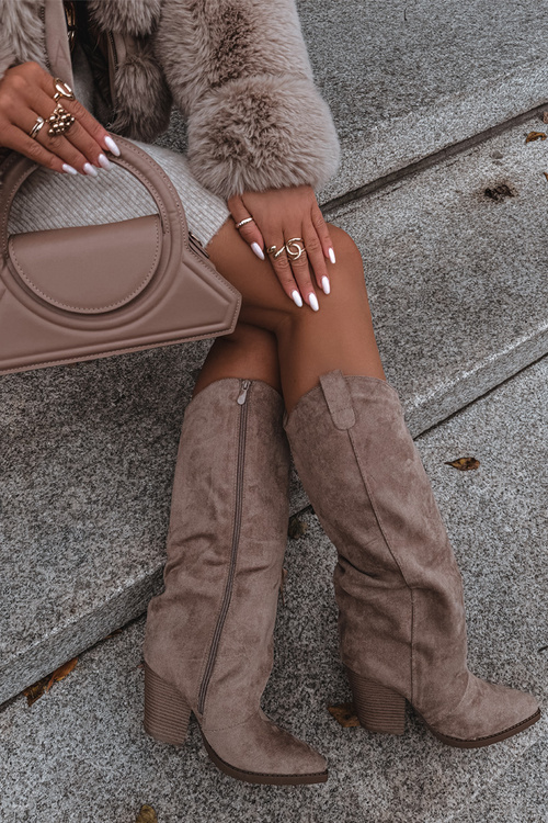 Утеплені ковбойські чоботи на підборах з еко-замші бежеві, кольору Mavine Kozaki Damskie