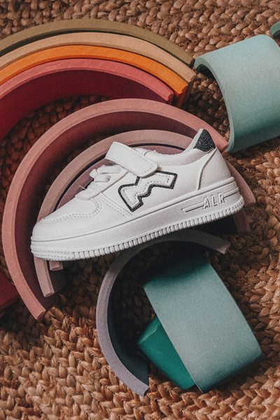 Дитяче спортивне взуття на липучці Білий Чорний Santi