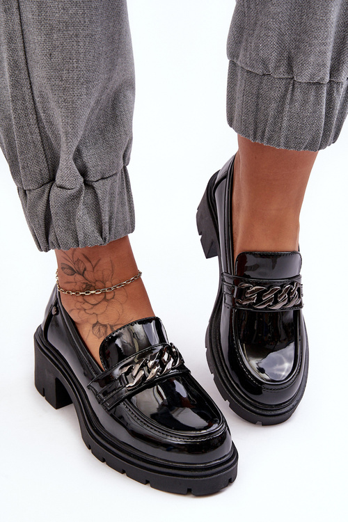 Жіночі глянцеві туфлі на низькому каблуці чорні Blimma