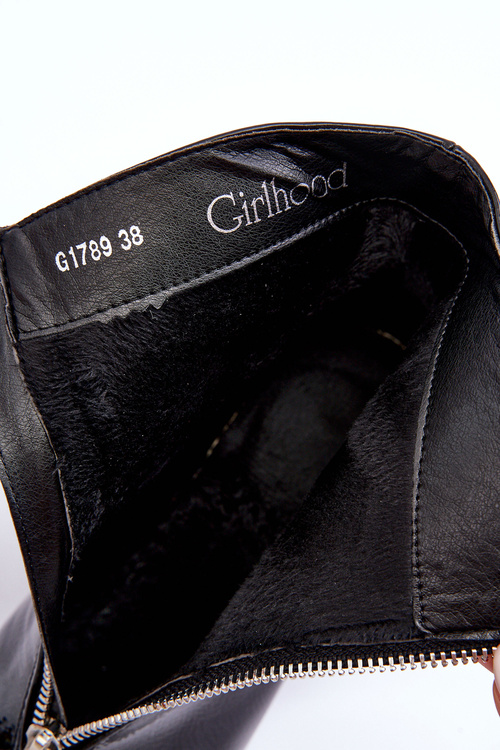 Лаковані черевики з декоративною пряжкою Black Sevil