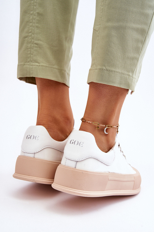 Жіночі лаковані кросівки на платформі GOE LL2N4020 Білі